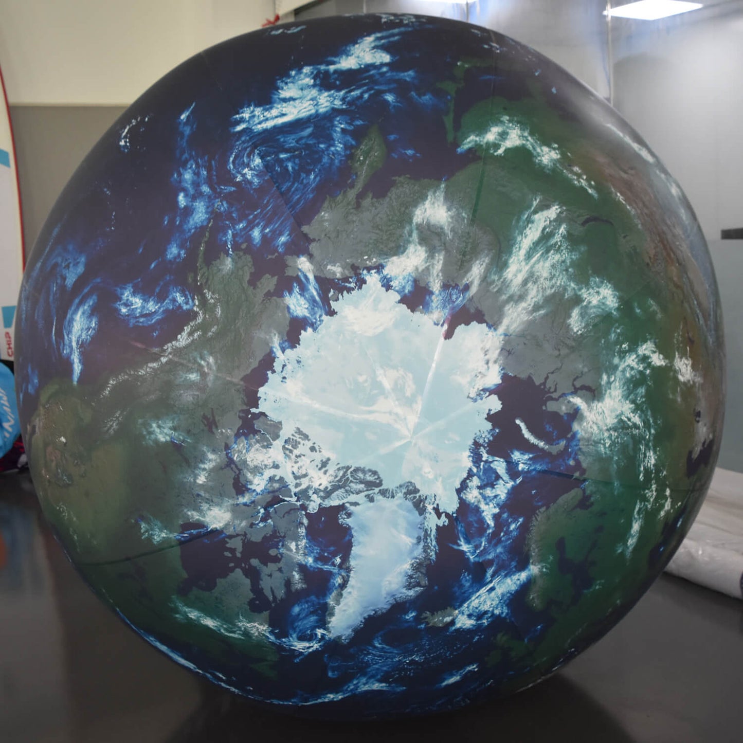 KeepFuns Customizable Earth-shaped inflatable advertising ball, giant inflatable model for brand promotion, planet balloon for corporate event promotion