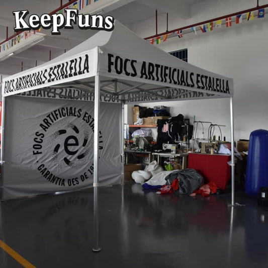 KeepFuns folding tent, which can be customized in size, color and printed content, is easy to set up and lightweight, and is suitable for events such as exhibitions, commercial promotions, and outdoor competitions.