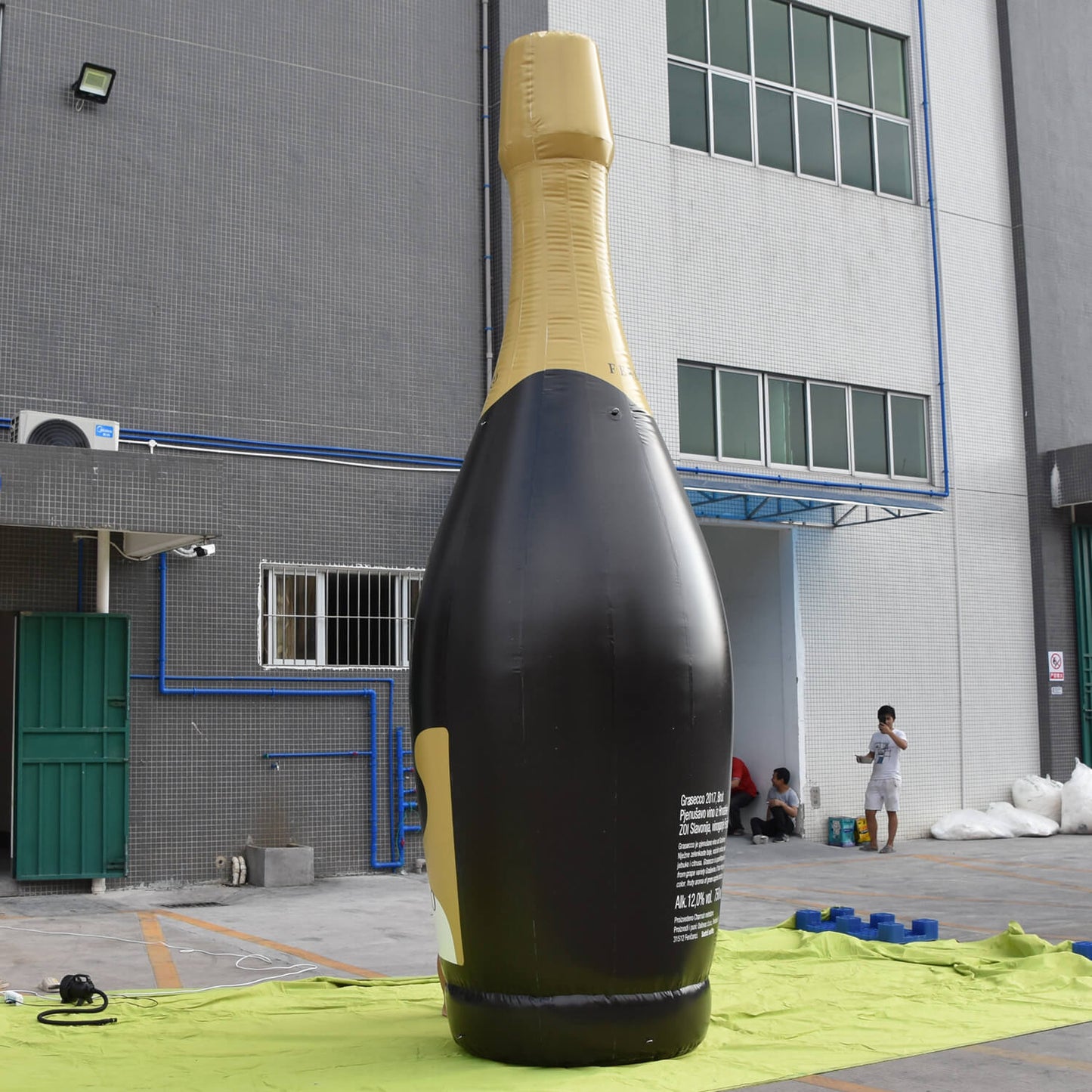 KeepFuns Giant Ferravino champagne bottle inflatable model wine brand promotion inflatable model event decoration props