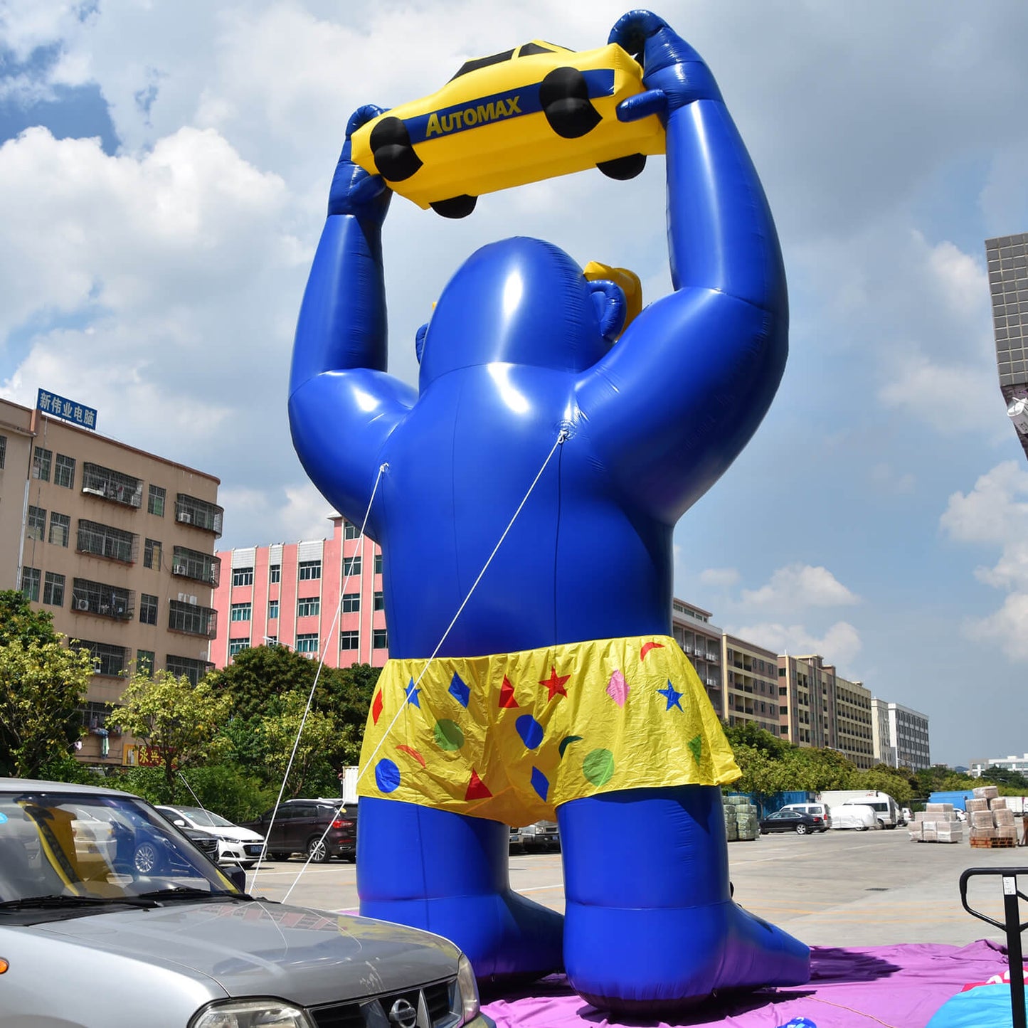 KeepFuns Giant blue inflatable gorilla model, car brand promotional inflatable model, outdoor creative marketing props