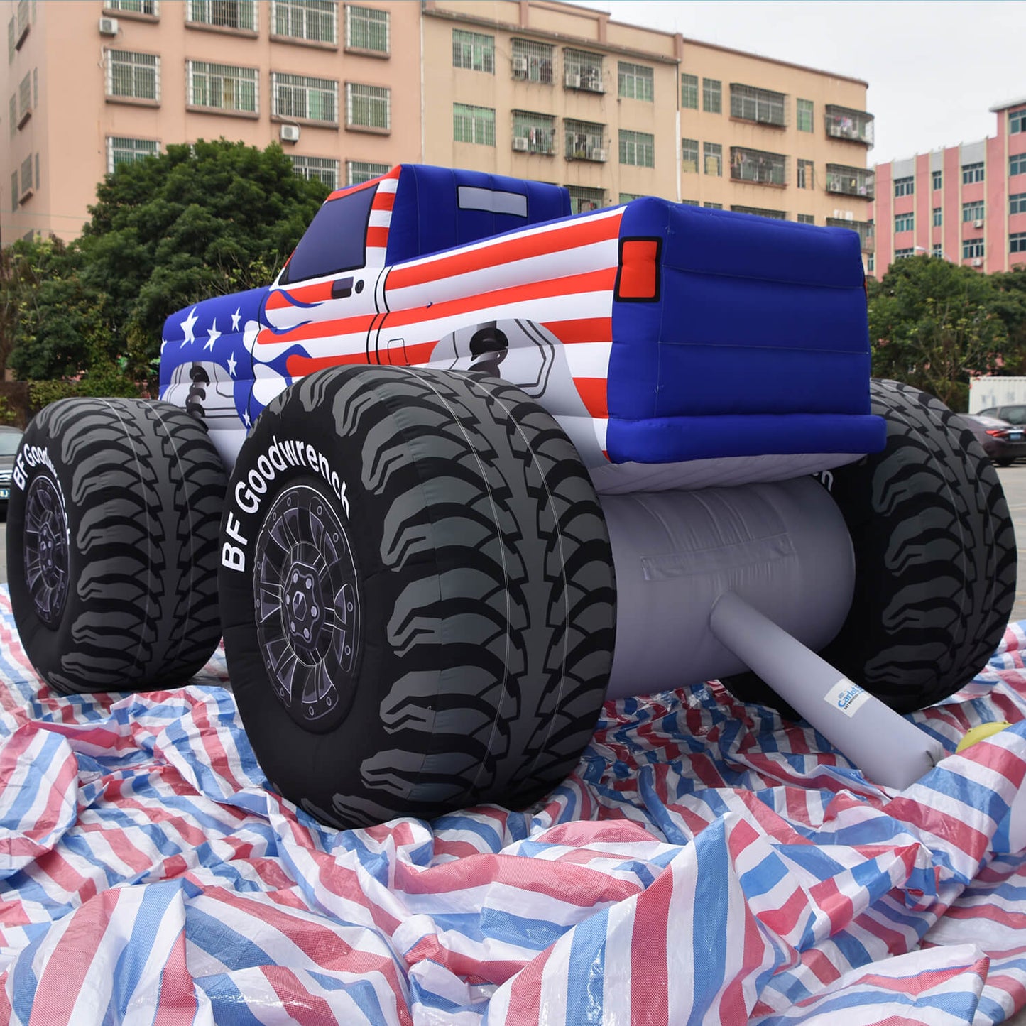 KeepFuns Giant inflatable off-road vehicle model, car brand promotional inflatable model, outdoor auto show props