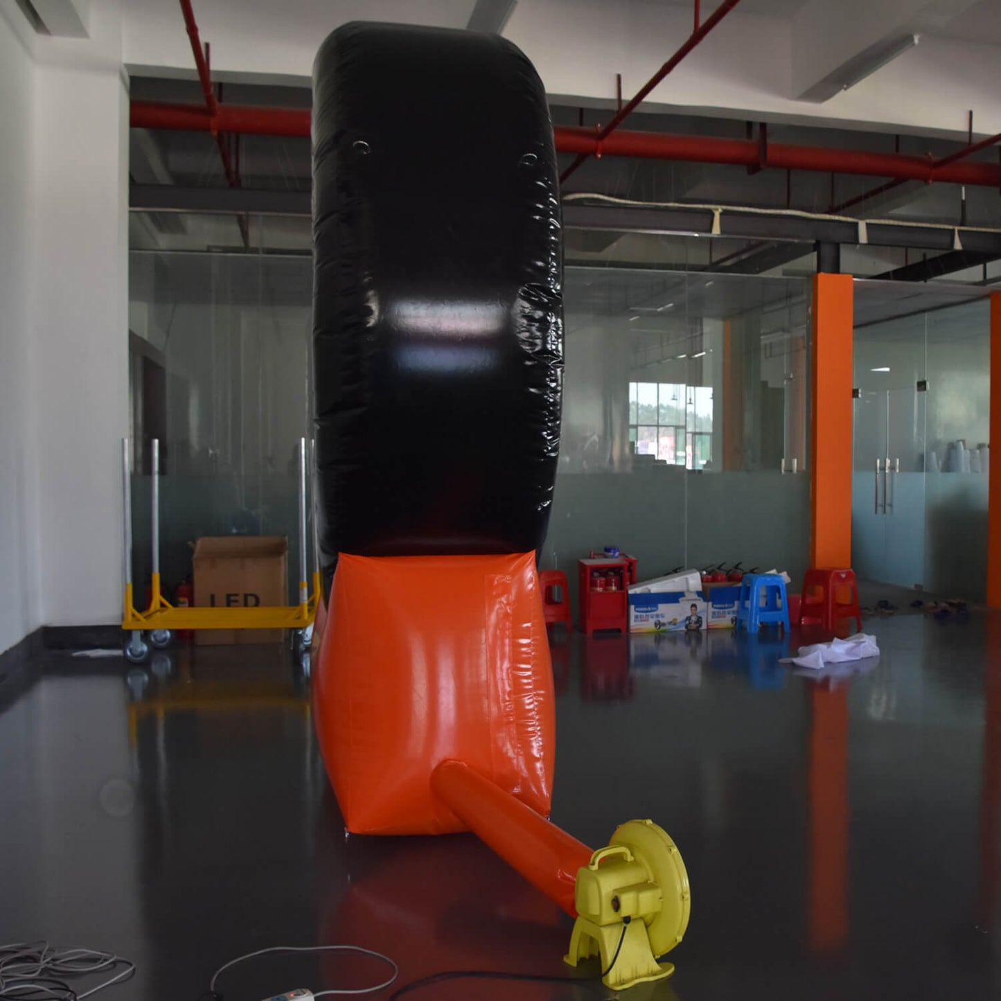 KeepFuns Giant tire inflatable model, automotive financial services promotional inflatable model, tire shop marketing display props