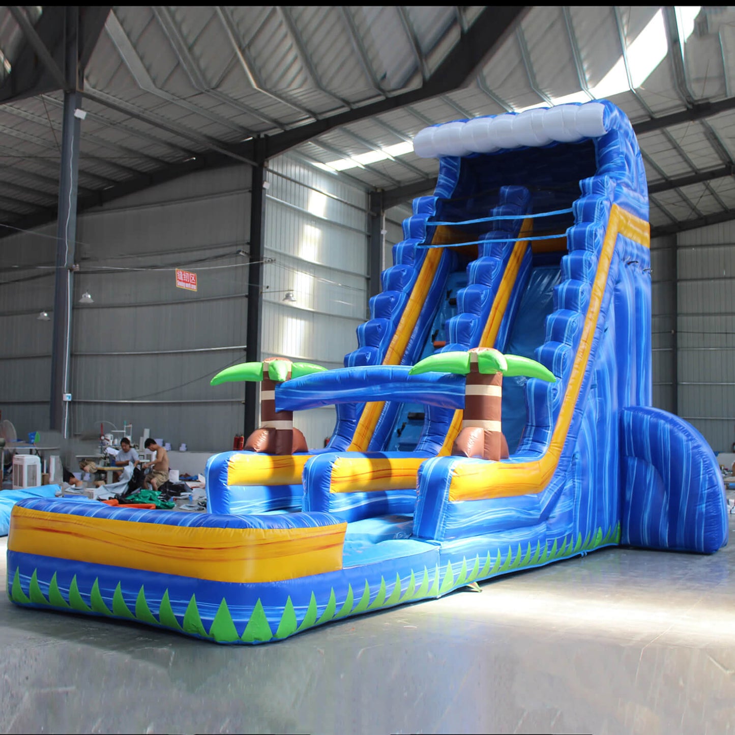 KeepFuns Large inflatable slide Outdoor water park slide facilities Blue and yellow contrast inflatable water slide