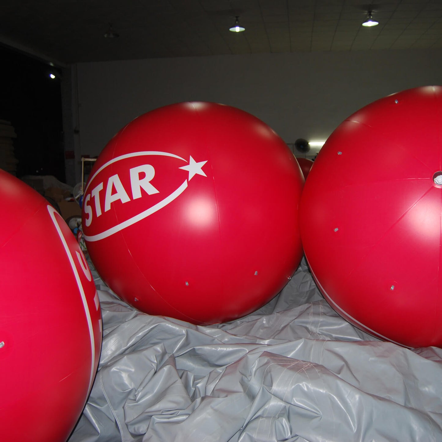 KeepFuns Red STAR logo inflatable advertising ball large brand promotion inflatable model event promotion decorative balloon