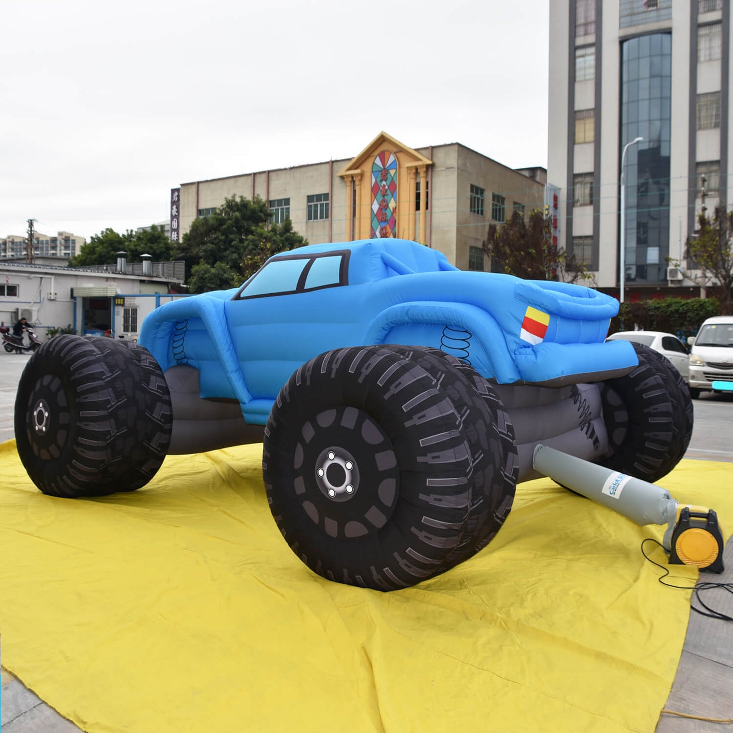 KeepFuns Giant blue inflatable off-road vehicle model, car brand promotional inflatable model, outdoor auto show display props