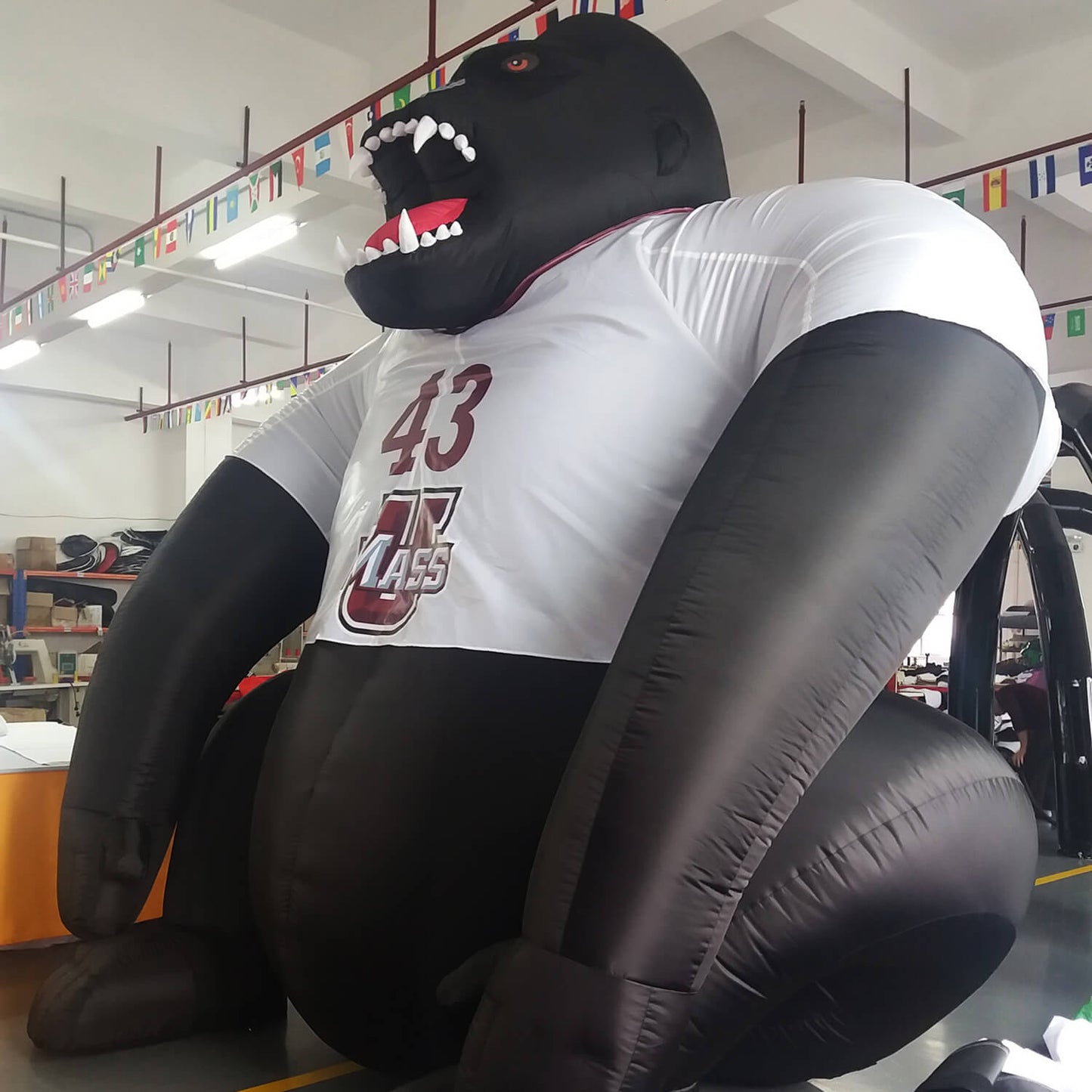 KeepFuns Giant inflatable gorilla model, college team themed inflatable model, eye-catching prop for event promotion