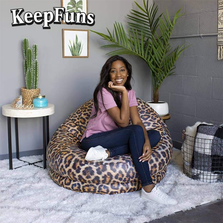KeepFuns Inflatable Single Sofa, which inflates quickly and is lightweight, is suitable for home use, camping, and other outdoor activities, etc.