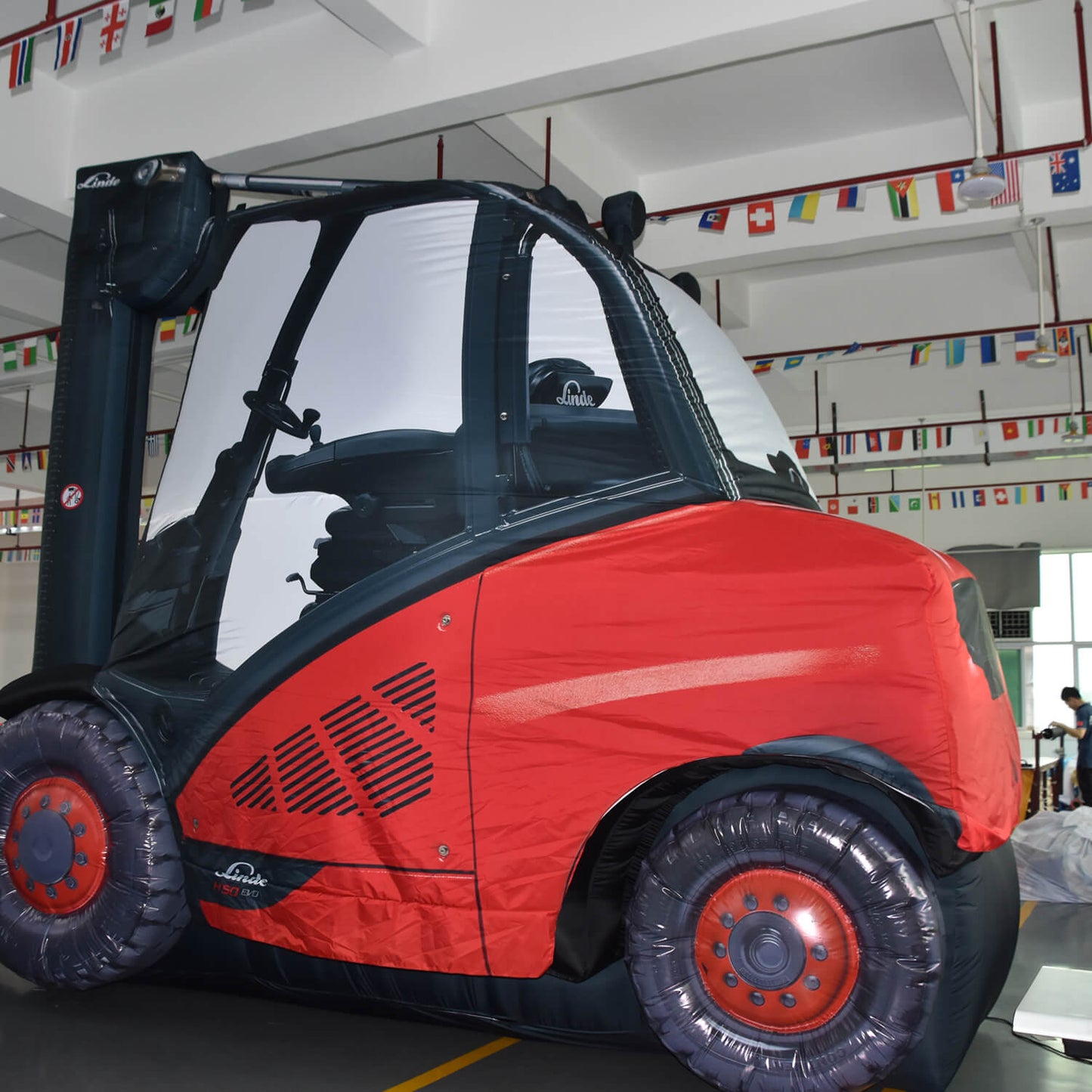 KeepFuns Large inflatable forklift model, industrial equipment promotional inflatable model, factory exhibition display props