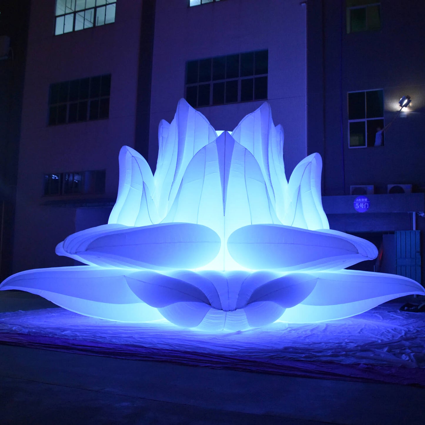 KeepFuns Large inflatable lotus art installation, outdoor light festival display props, night-time luminous landscape inflatable model