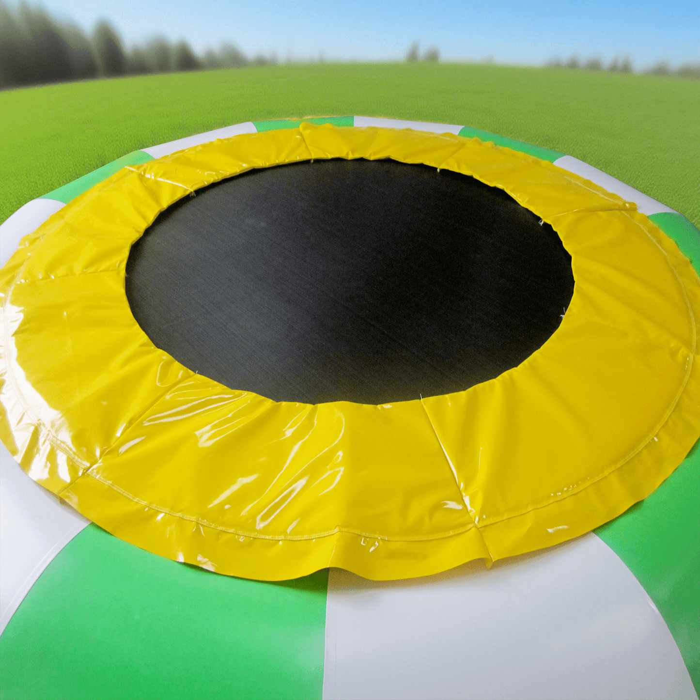 KeepFuns Outdoor inflatable steel frame trampoline green, white and yellow color matching Sports Games inflatable bouncing entertainment equipment