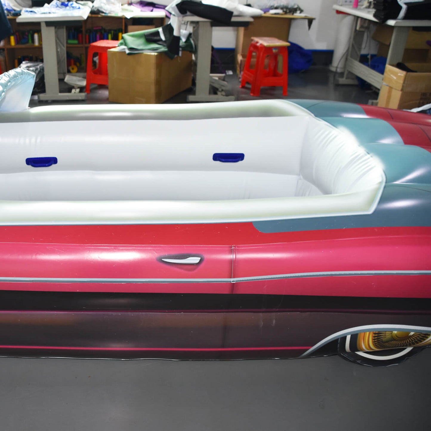 KeepFuns Retro convertible inflatable model, creative pool float, car-themed water toy