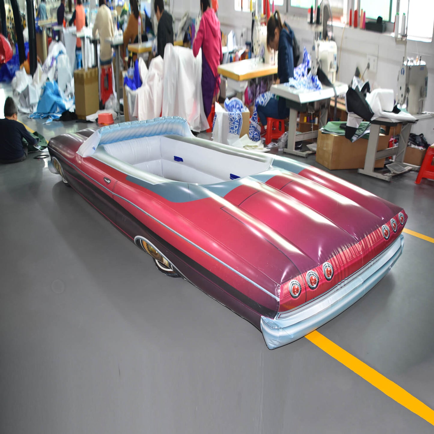 KeepFuns Retro convertible inflatable model, creative pool float, car-themed water toy